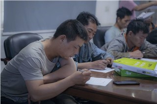 朝陽集團開展行車和有限作業(yè)空間安全操作培訓(xùn)、道路交通安全培訓(xùn)
